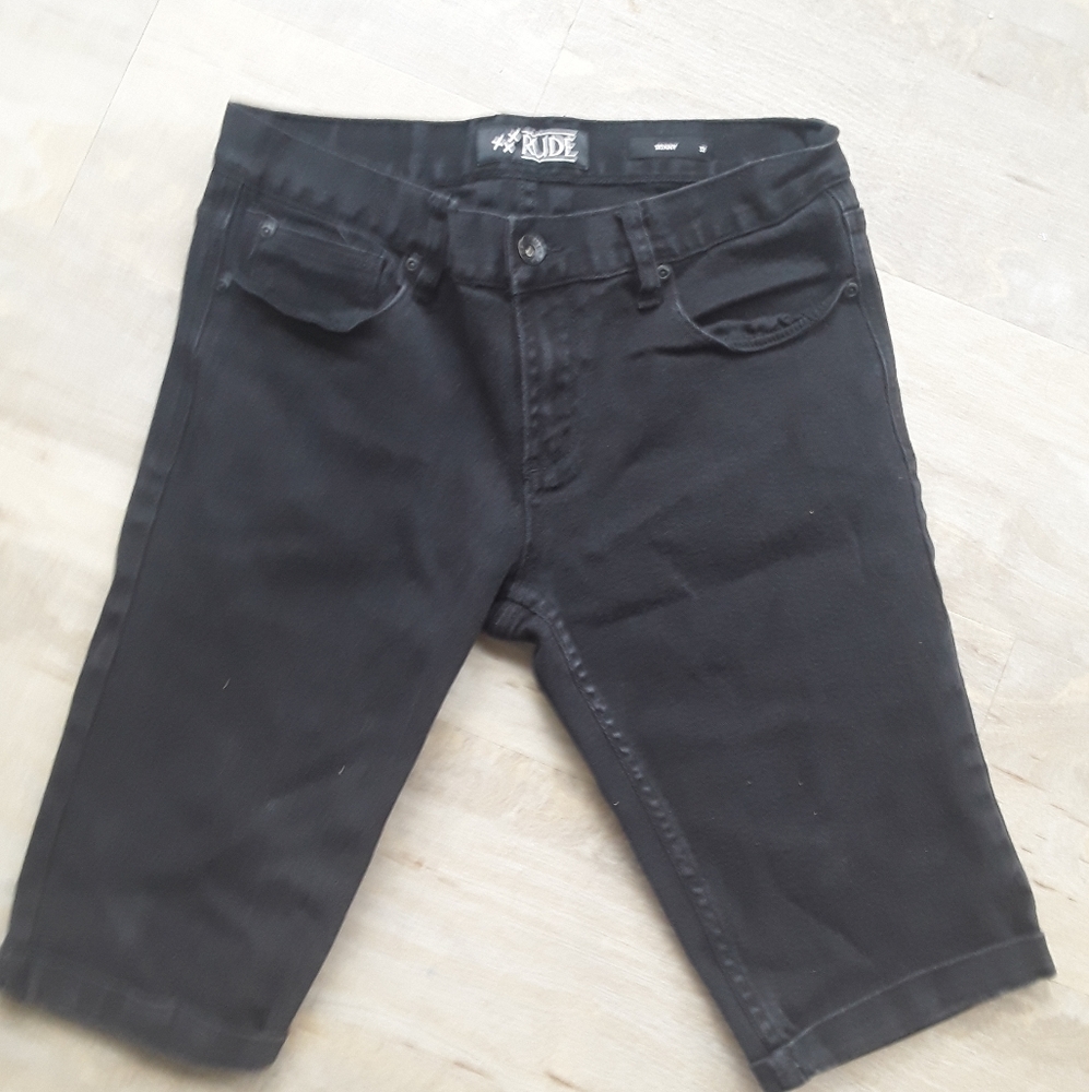 HotTopic black denim capri shorts